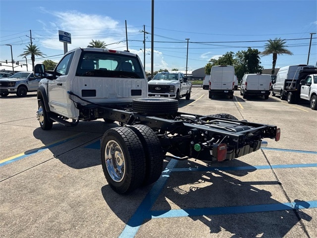 2025 Ford F-550 XL photo 3