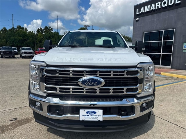 2025 Ford F-550 XL photo 3