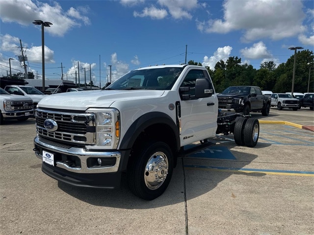 2025 Ford F-550 XL photo 4