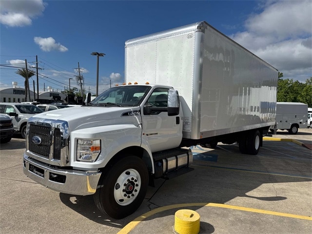 2025 Ford F-750 Base photo 4