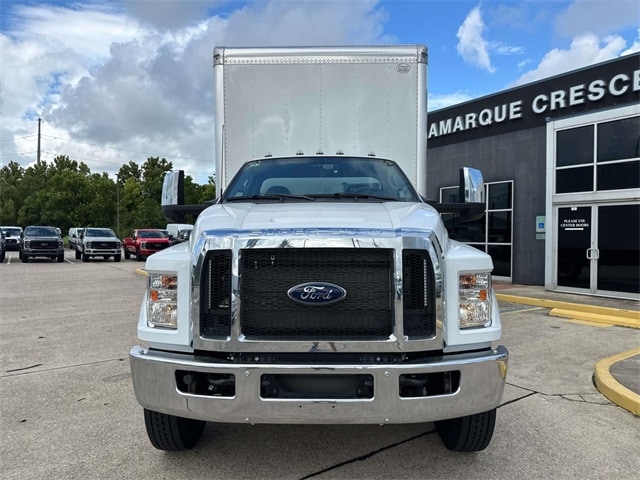 2025 Ford F-750 Base photo 3