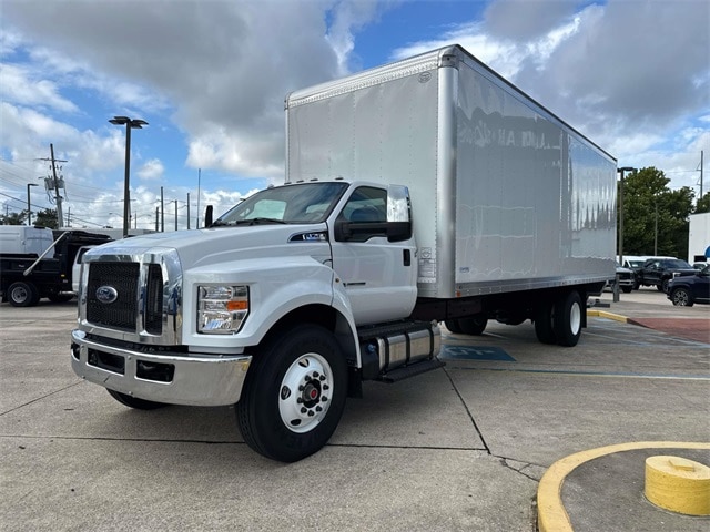 2025 Ford F-750 Base photo 4