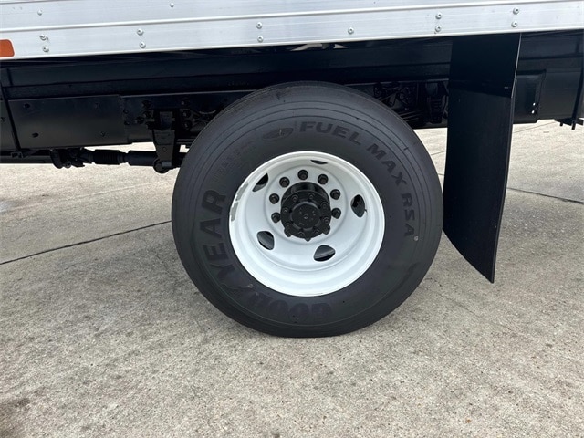 2025 Ford F-750 Base photo 4