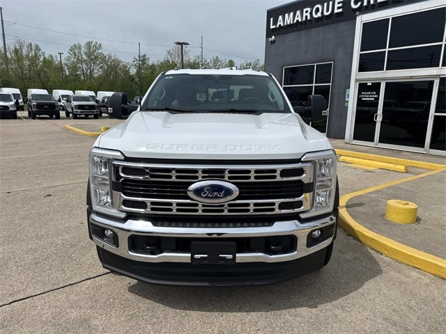 2025 Ford F-550 XL photo 3