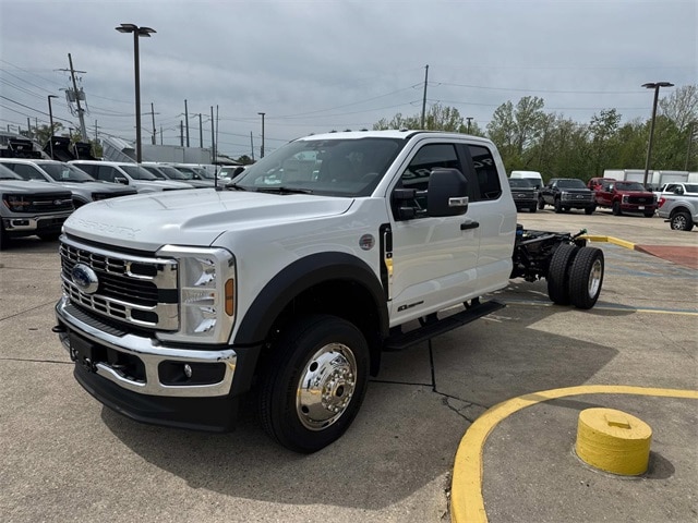 2025 Ford F-550 XL photo 4