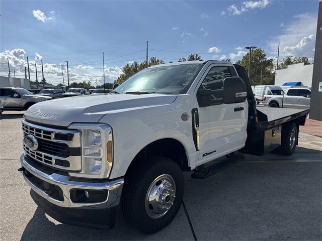 2025 Ford F-350 XL photo 2