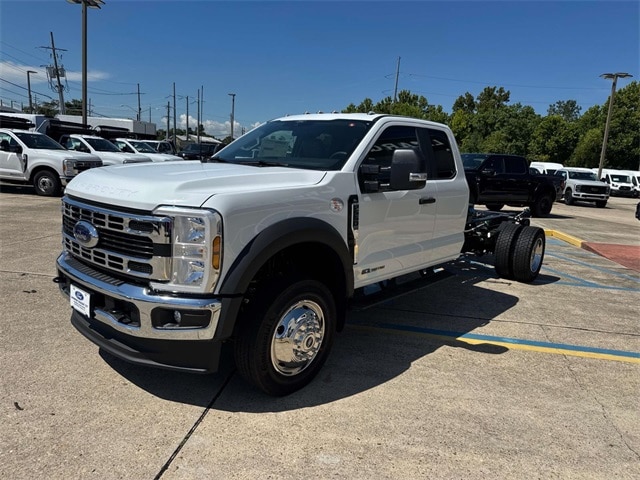 2025 Ford F-550 XL photo 4