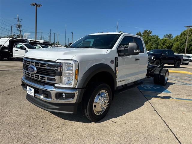 2025 Ford F-550 XL photo 2