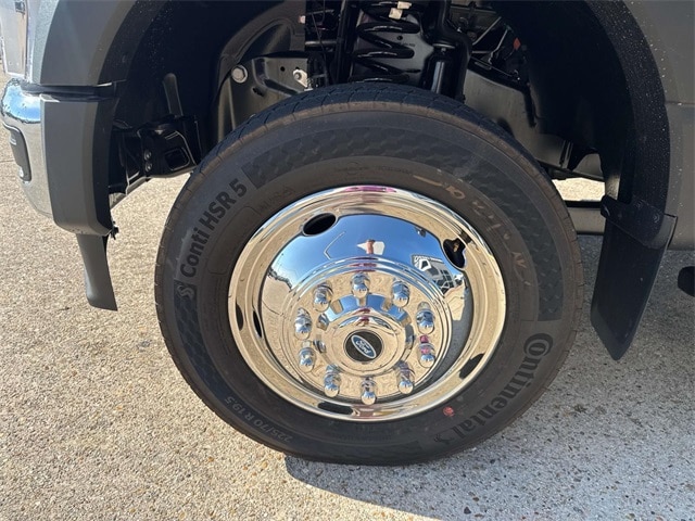 2025 Ford F-550 XL photo 3