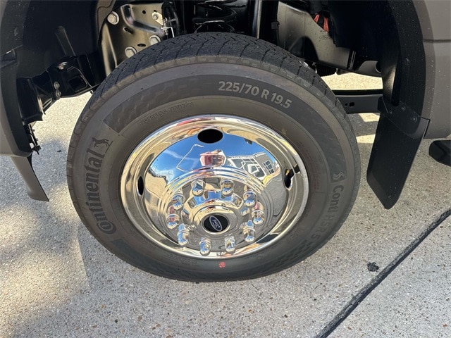 2026 Ford F-550 XL photo 2