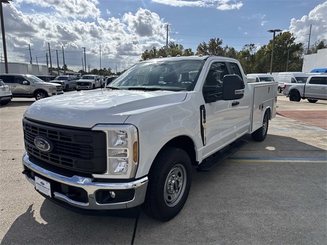 2026 Ford F-250 XL photo 4