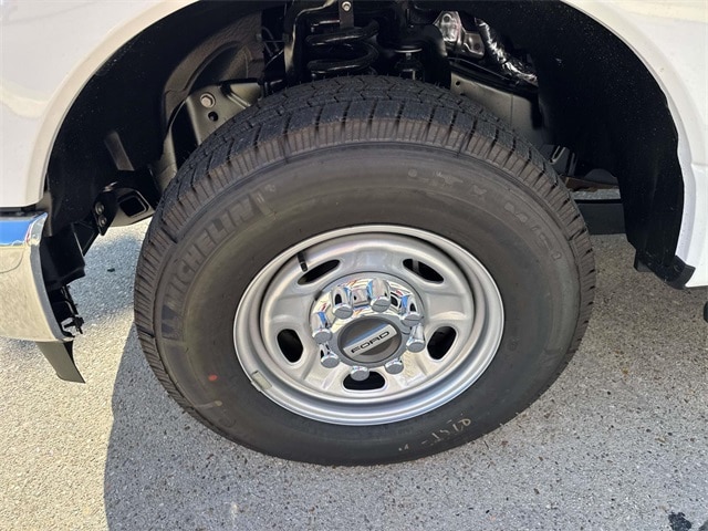 2026 Ford F-250 XL photo 4