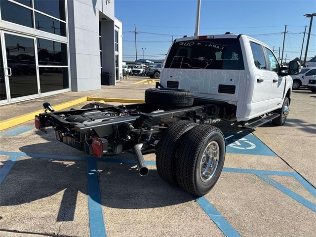 2026 Ford F-350 XL photo 2