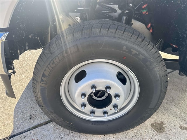 2026 Ford F-350 XL photo 4