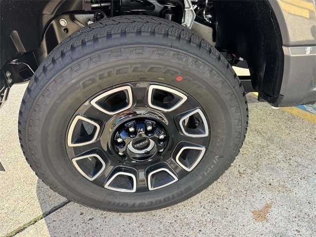 2026 Ford F-350 Platinum photo 4