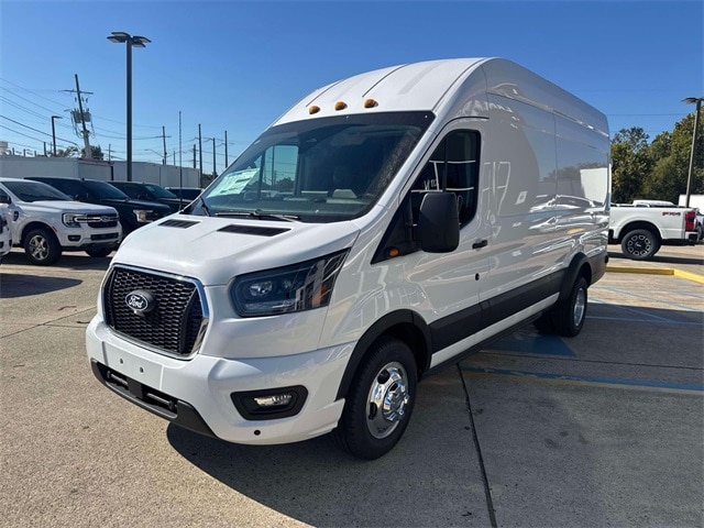 2026 Ford Transit photo 3