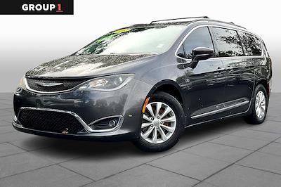 2017 Chrysler Pacifica FWD Minivan for sale #HR511694 - photo 1