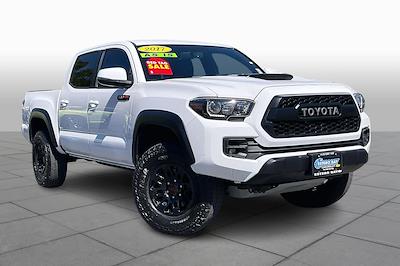 Used 2017 Toyota Tacoma - photo 1