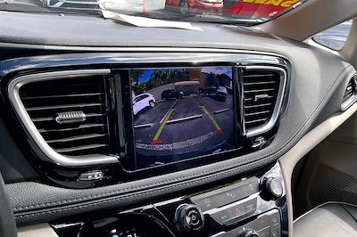 Used 2020 Chrysler Pacifica - photo 1