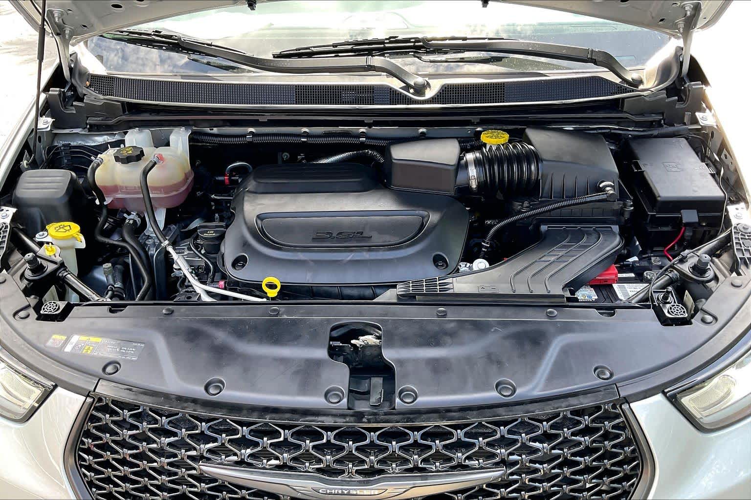 Used 2023 Chrysler Pacifica - photo 13