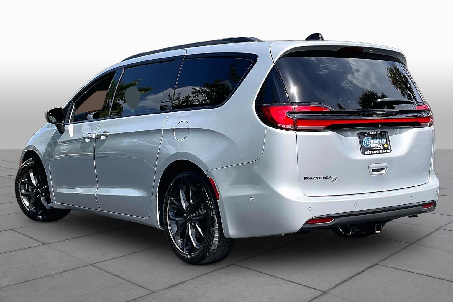 Used 2023 Chrysler Pacifica - photo 15