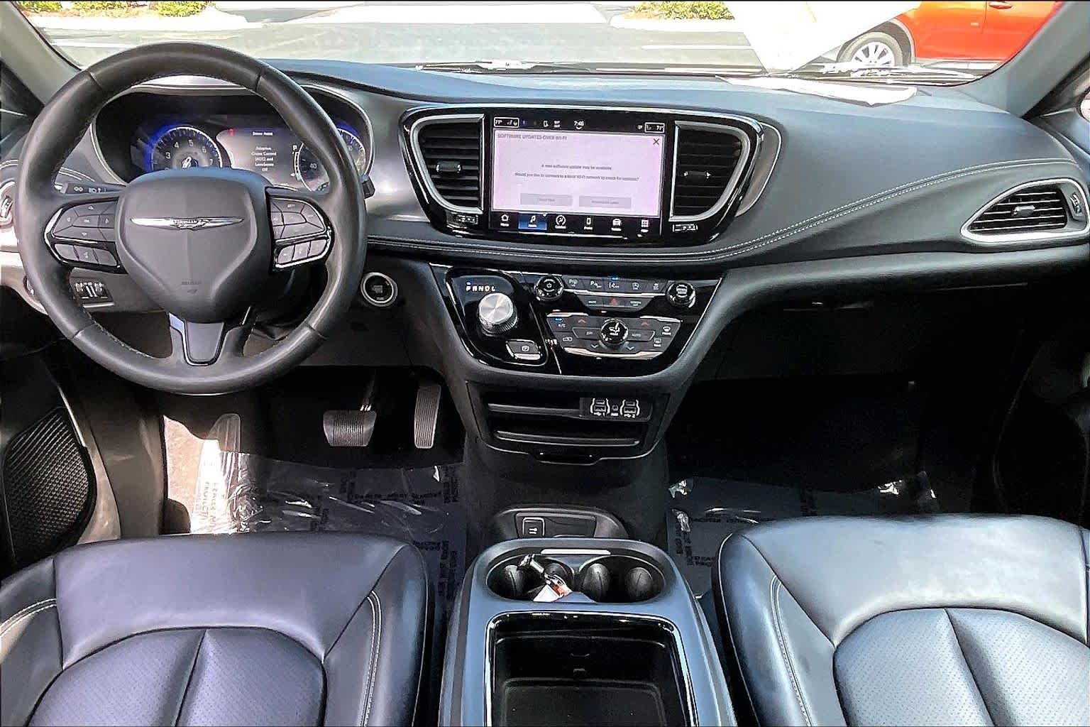 Used 2023 Chrysler Pacifica - photo 18