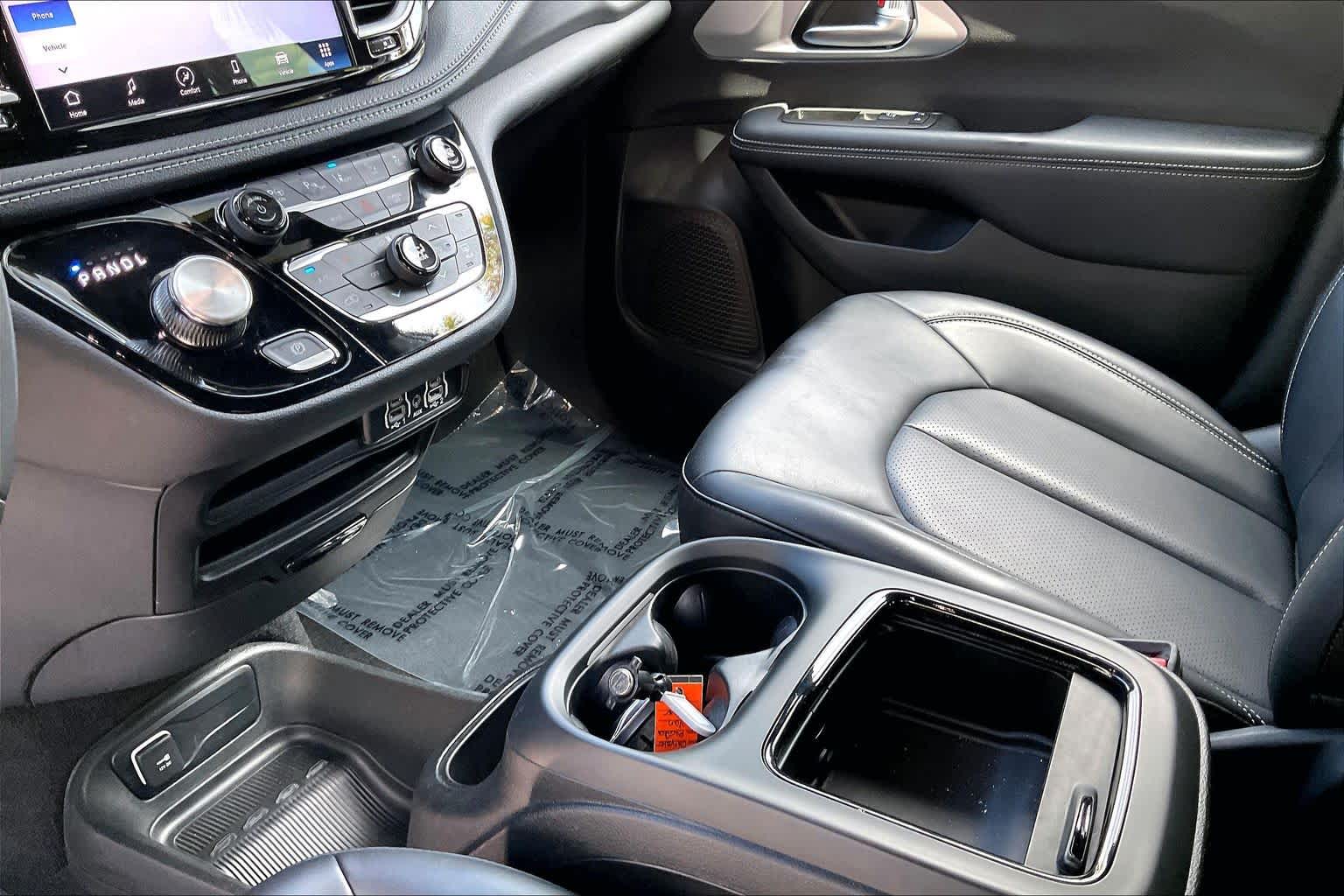 Used 2023 Chrysler Pacifica - photo 20