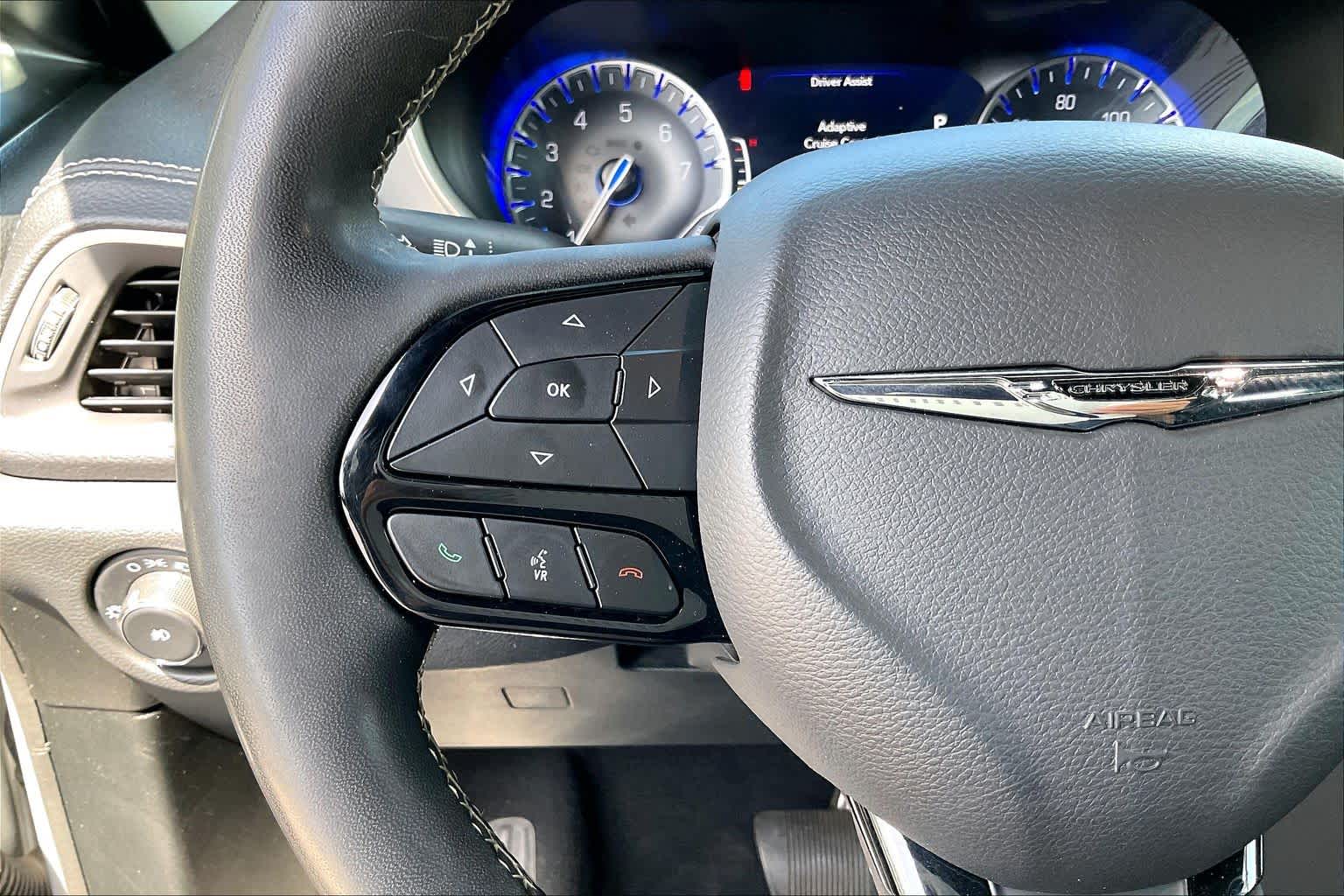 Used 2023 Chrysler Pacifica - photo 21