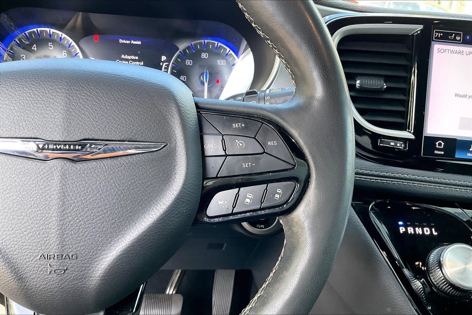 Used 2023 Chrysler Pacifica - photo 22