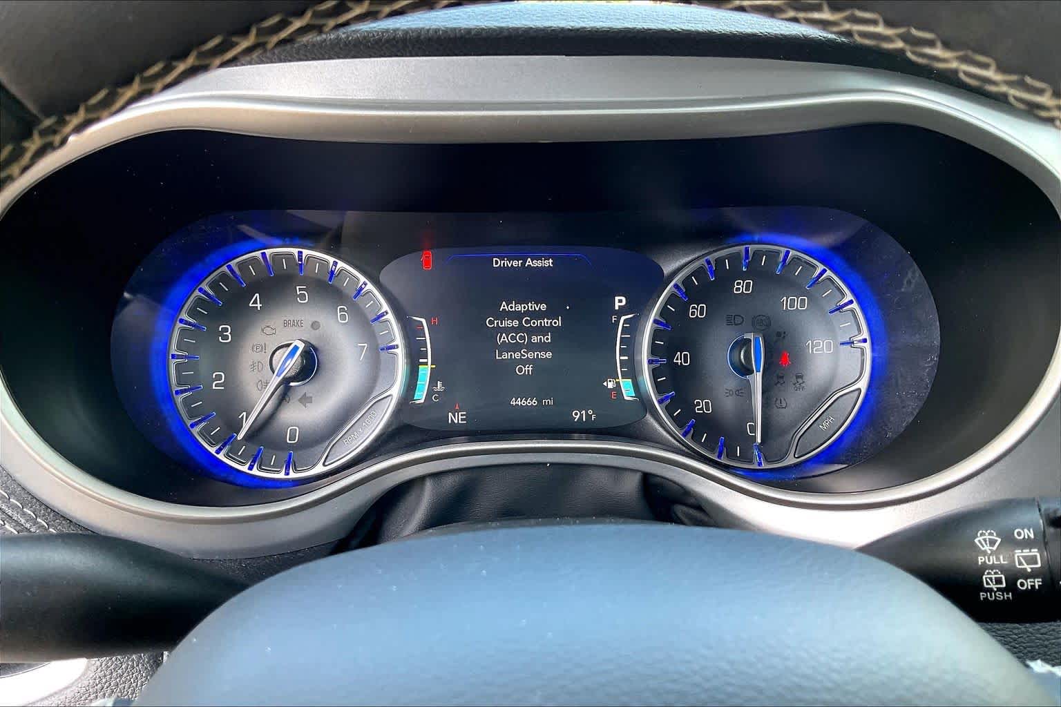 Used 2023 Chrysler Pacifica - photo 23
