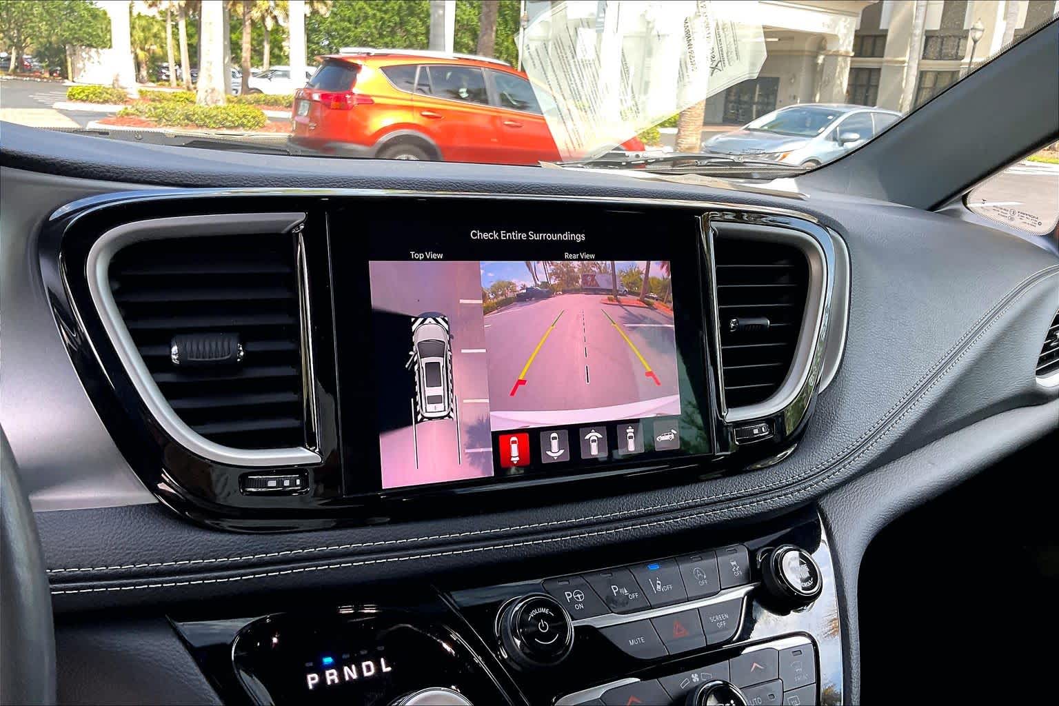 Used 2023 Chrysler Pacifica - photo 24