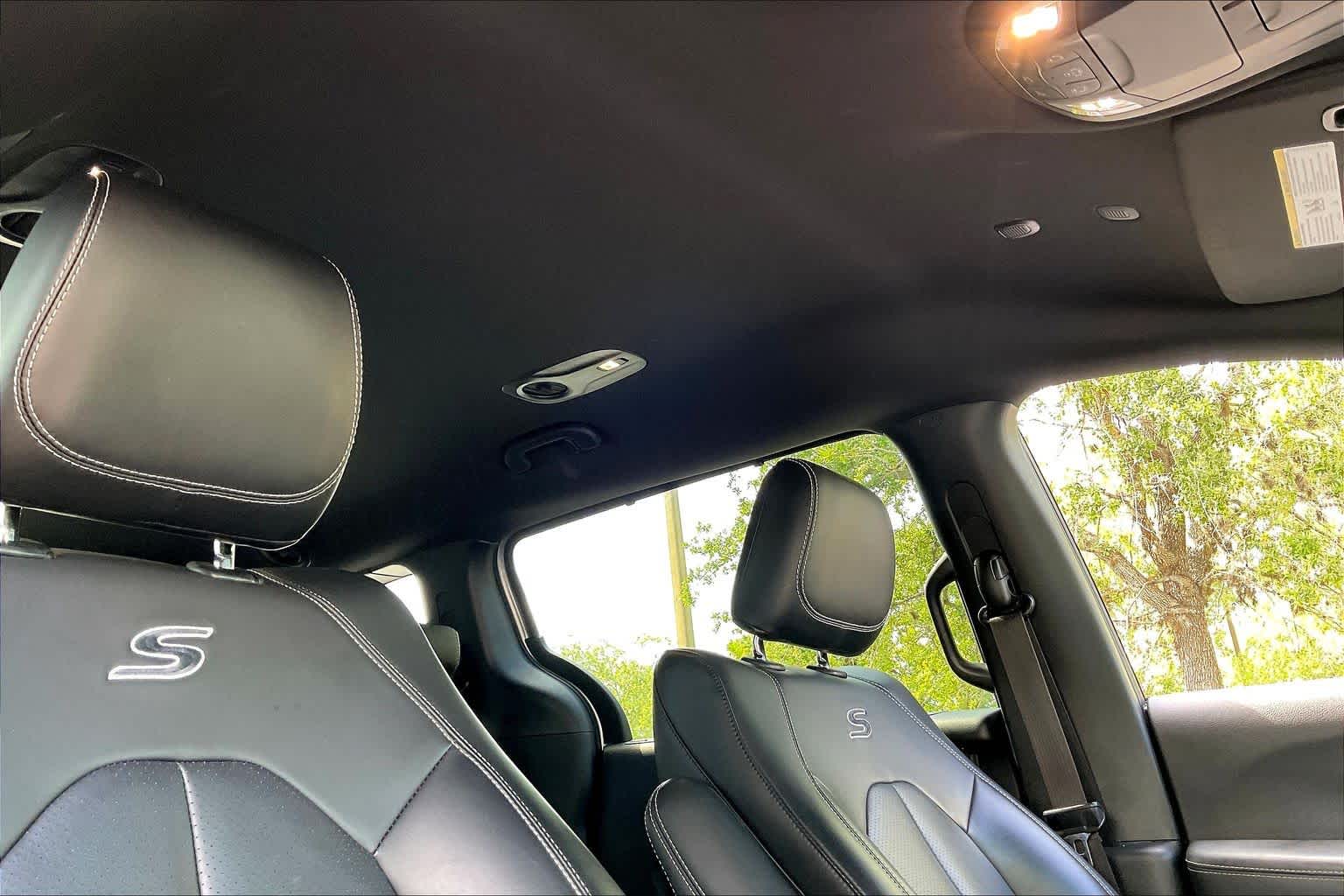 Used 2023 Chrysler Pacifica - photo 25