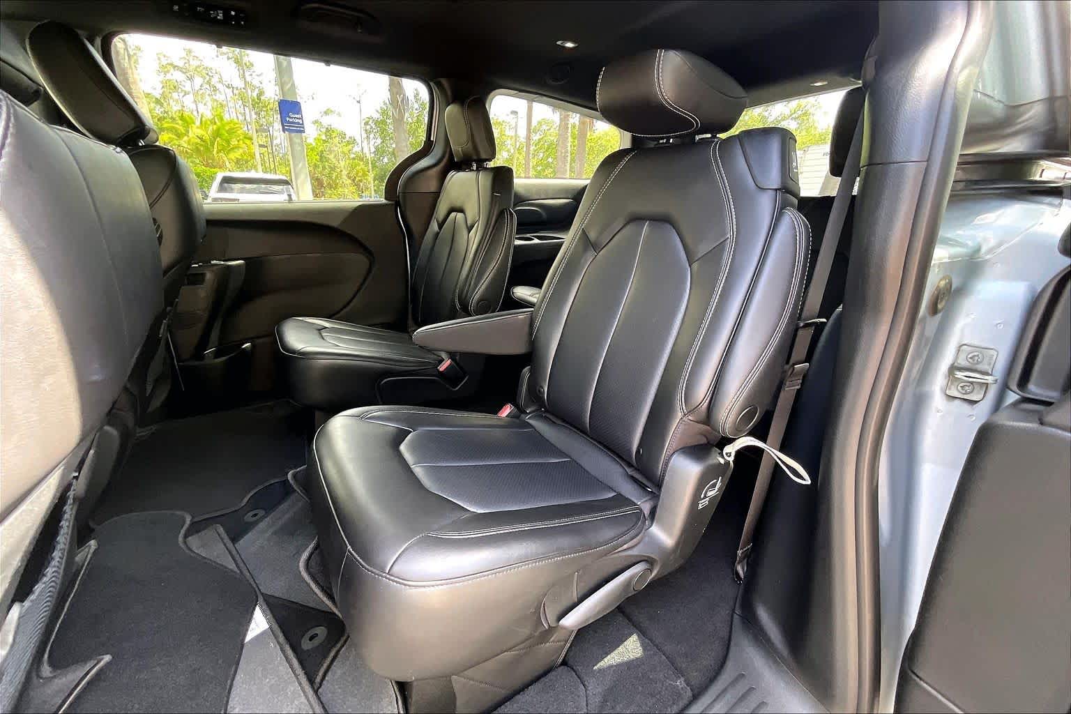 Used 2023 Chrysler Pacifica - photo 29
