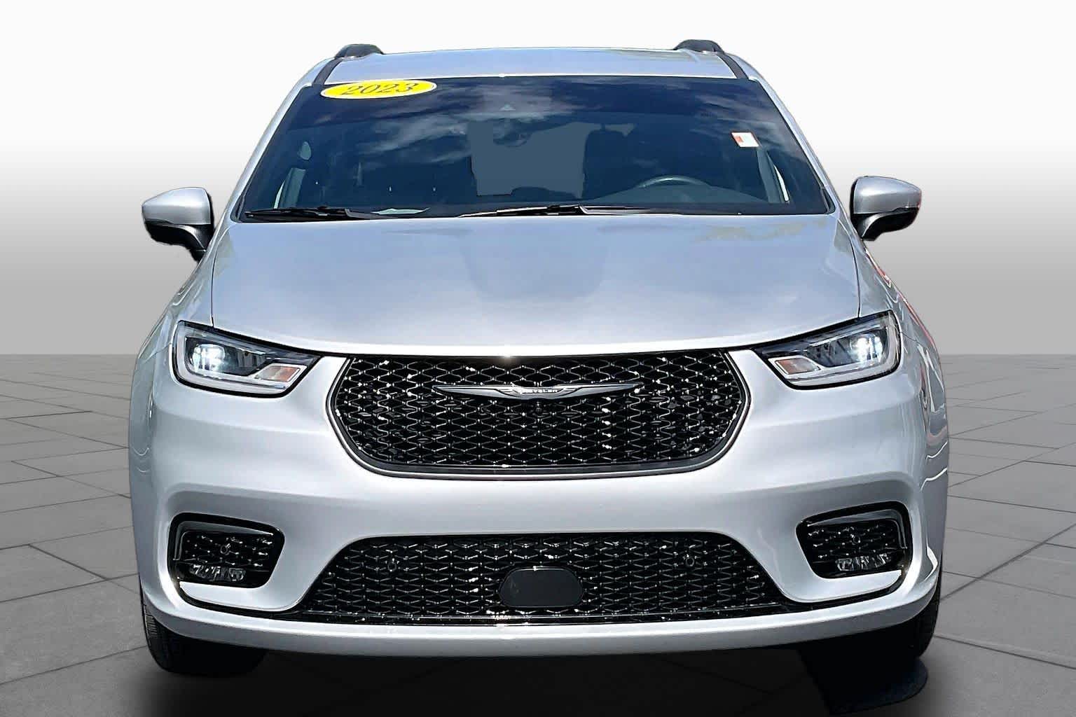 Used 2023 Chrysler Pacifica - photo 6