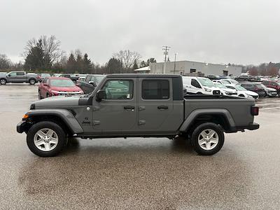 Used 2021 Jeep Gladiator - photo 1
