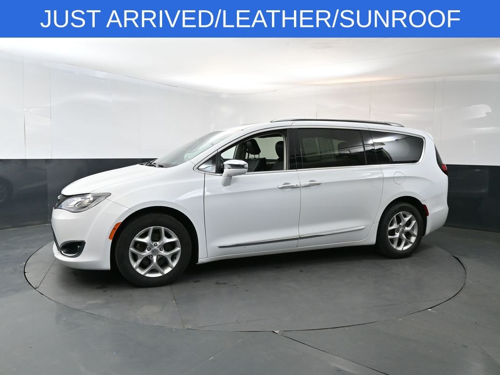 Used 2019 Chrysler Pacifica - photo 2