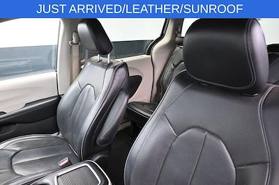2019 Chrysler Pacifica FWD Minivan for sale #260939A - photo 2