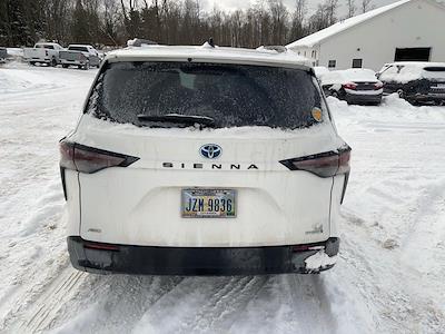 Used 2023 Toyota Sienna - photo 1