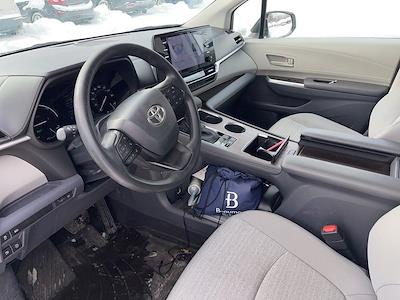 Used 2023 Toyota Sienna - photo 1