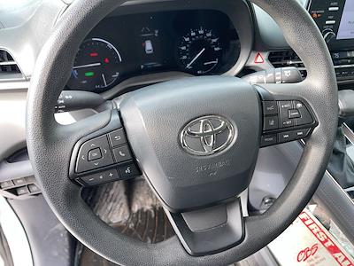 Used 2023 Toyota Sienna - photo 1