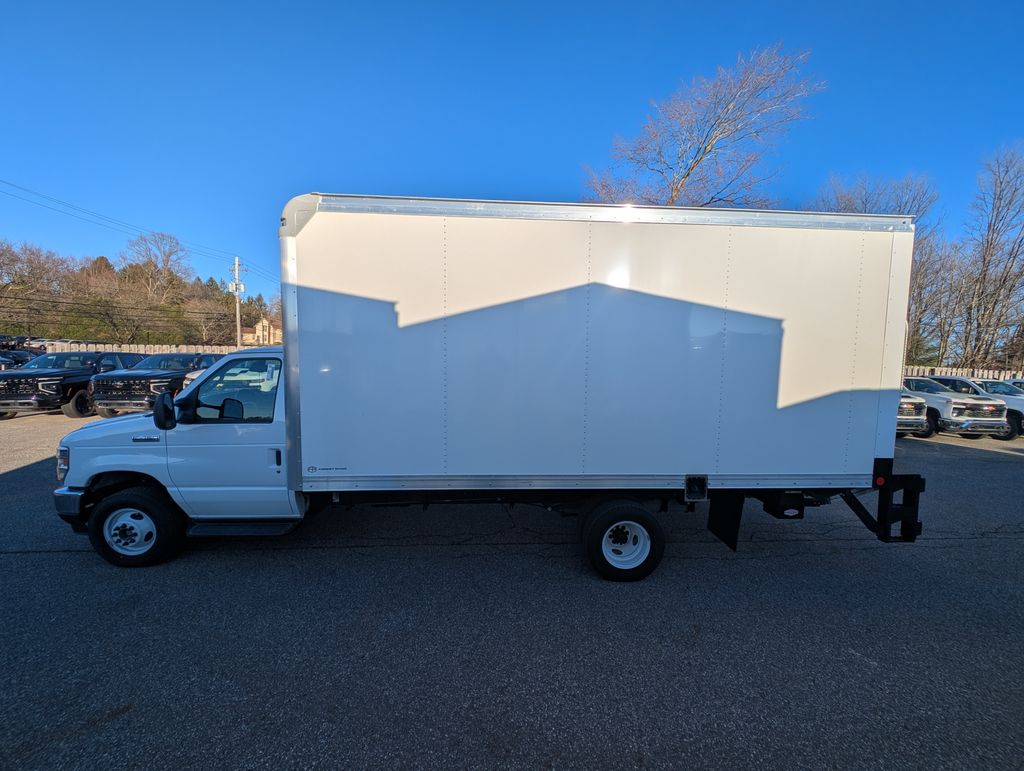 New 2026 Ford E-450 - photo 5
