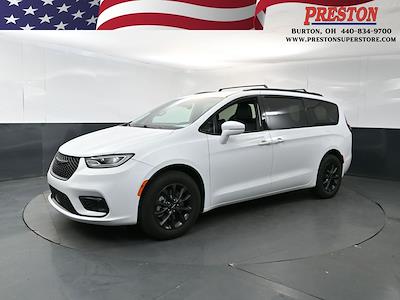 2022 Chrysler Pacifica AWD Minivan for sale #109557A - photo 1