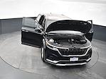 Used 2024 Kia Carnival LX Minivan for sale #426400A - photo 21