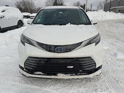 Used 2023 Toyota Sienna - photo 1