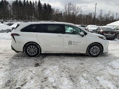 Used 2023 Toyota Sienna - photo 1