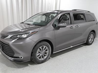 Used 2024 Toyota Sienna XLE Minivan for sale #CM8810 - photo 2