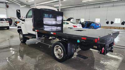 2006 GMC TopKick C4500 Regular Cab 4WD Flatbed Truck for sale #31568AA - photo 2