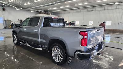 2022 Chevrolet Silverado 1500 Crew Cab 4WD, Pickup for sale #31818B - photo 2