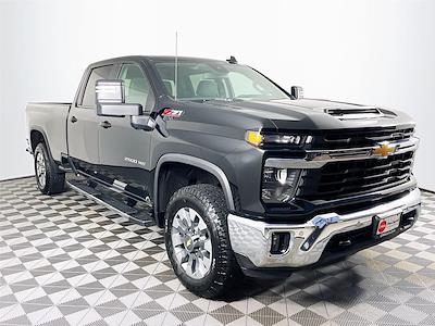 Used 2025 Chevrolet Silverado 2500 - photo 1