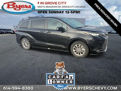 Used 2021 Toyota Sienna - photo 1